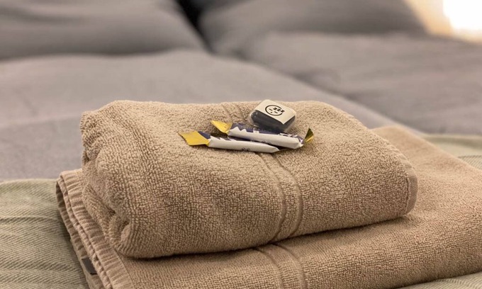 Dillenburg Apartment | Qonroom for 4 Ntflx Kitchen Comfy Sofa
