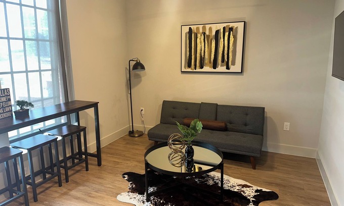 Deep Ellum Apartment | Quaint 1-bedroom apartment in Deep Ellum with fitness room, WiFi