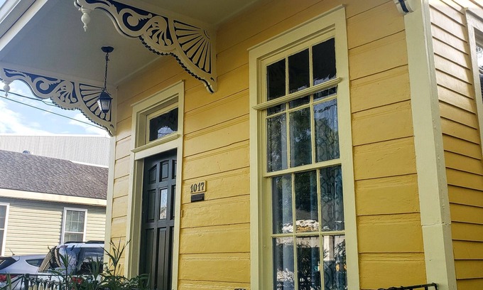 McDonough Cottage | Quaint 1930s Algiers Shotgun- 6 Min. Ferry from the French Quarter!