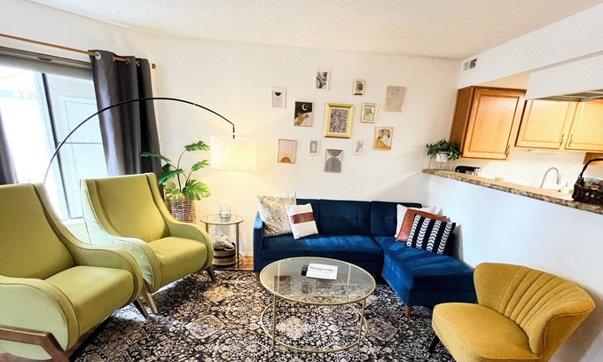 Foothills Condo | Quaint 2 Bedroom Condo 15min to Red Rocks Amphitheater
