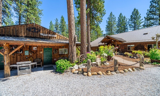 Northport Apartment | Quaint and comfortable studio located on a private, gated, riverfront property.