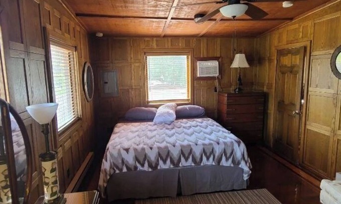 St. Joseph Cabin | Quaint and peaceful waterfront cabin #3-1-Bdrm,upper.