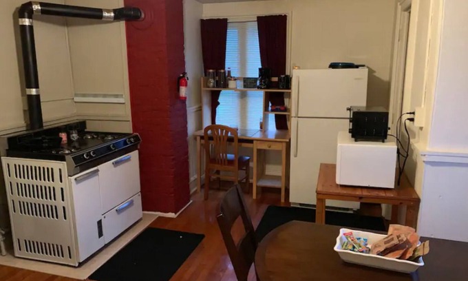 Norwich Apartment | Quaint apt 5 miles to Mohegan sun 10 to Foxwoods