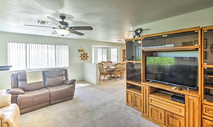 Sunridge Estates House | Quaint Bullhead City Getaway about 2 Mi to River!