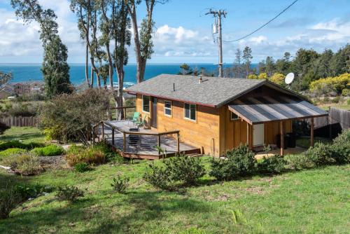 Gualala House | Quaint Cottage for 2 With Ocean Views