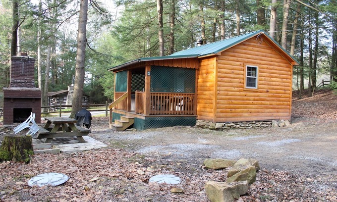 Clarington Cabin | Quaint Couples Cabin
