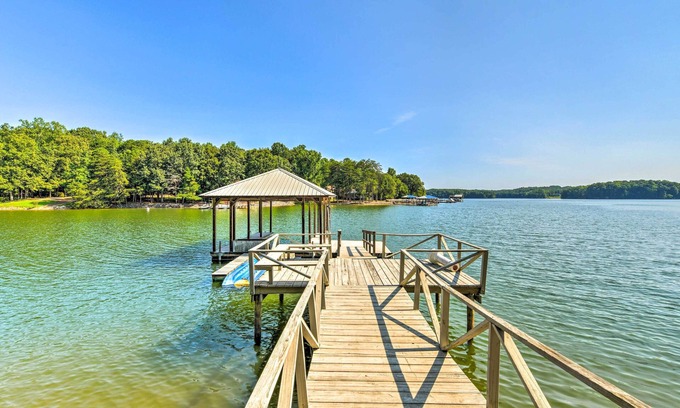 Sherrills Ford House | Quaint Lake Norman Home w/Boat Dock + Grill!