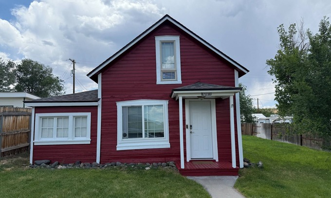 Mesa House | Quaint Mesa Cottage in Town