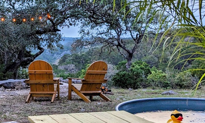 Pipe Creek Cabin | Quaint & Secluded Tiny House w/farm-fresh Breakfast & Beautiful Views!