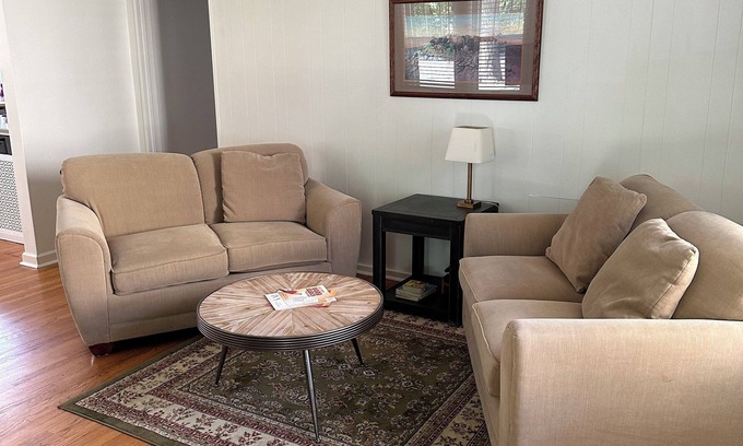 Central - Terry House | Quaint sunny cottage that rests in the historical neighborhood of Billings