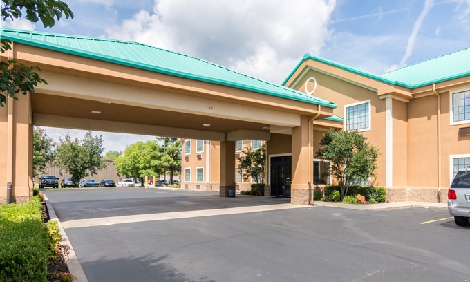 Alma Hotel | Quality Inn and Suites Alma