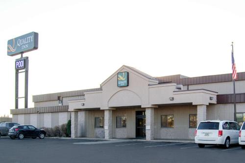 Bismarck Hotel | Quality Inn Bismarck I-94