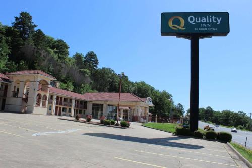 Conway Hotel | Quality Inn Conway - Greenbrier