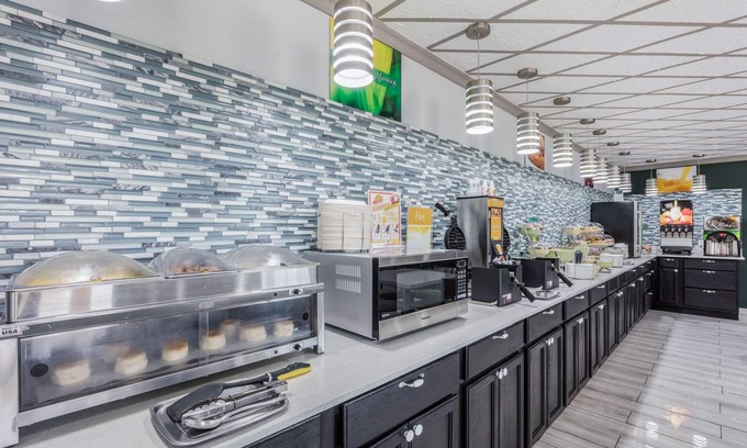 Forrest City Hotel | Quality Inn Forrest City I-40