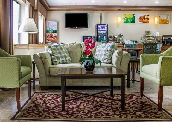 Manitowoc Hotel | Quality Inn Manitowoc