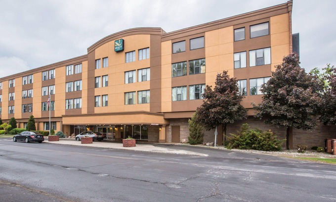 Massena Hotel | Quality Inn Massena