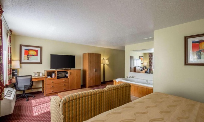 Mineral Point Hotel | Quality Inn Mineral Point