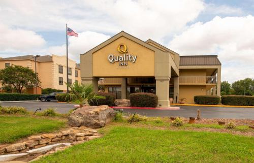 Monroe Hotel | Quality Inn Monroe