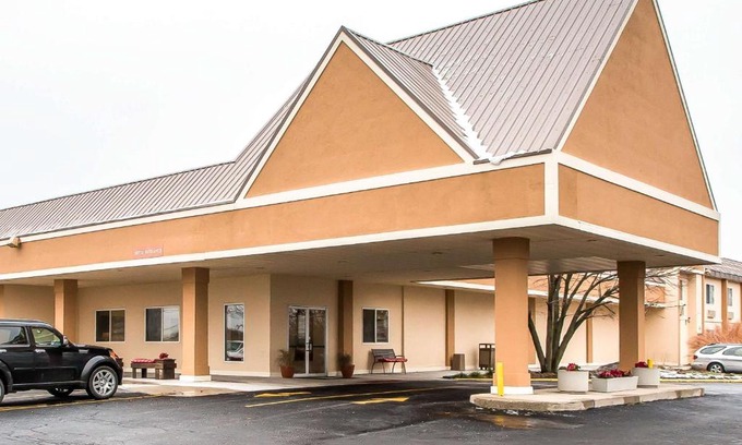 Morris Hotel | Quality Inn Morris I-80