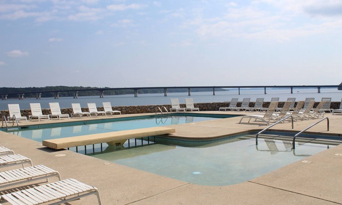 Clarksville Hotel | Quality Inn - On The Lake Clarksville-Boydton