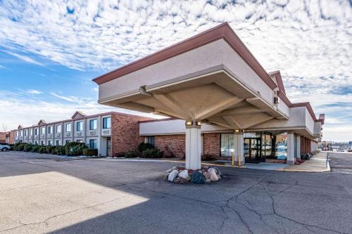 Albert Lea Hotel | Quality Inn & Suites Albert Lea
