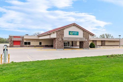 Columbus Hotel | Quality Inn & Suites Columbus