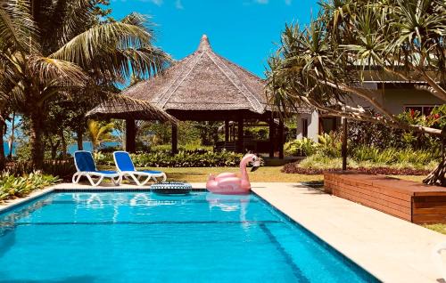 Mele House | Qualius Lodge - Port Vila's WOW Factor! Huge 5 Bedroom, 3 Bath Seaside Paradise