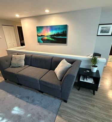 North Queen Anne Apartment | Queen Anne Retreat - 3BR Haven in the heart of Seattle