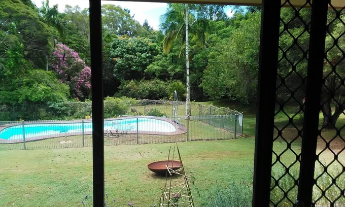 Mullumbimby Bed & Breakfast | Queen room in charming 4-bedroom B&B with WiFi and some AC in fab Mullumbimby