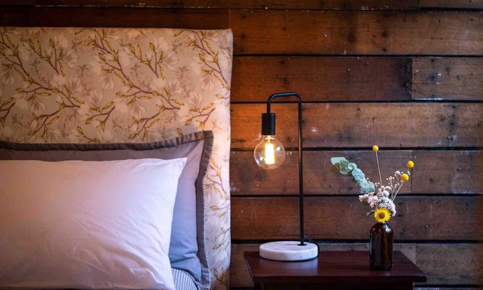 Queenstown Cottage | Quentin's Cottage - cosy restored miner's house-close to rainforest and trails!