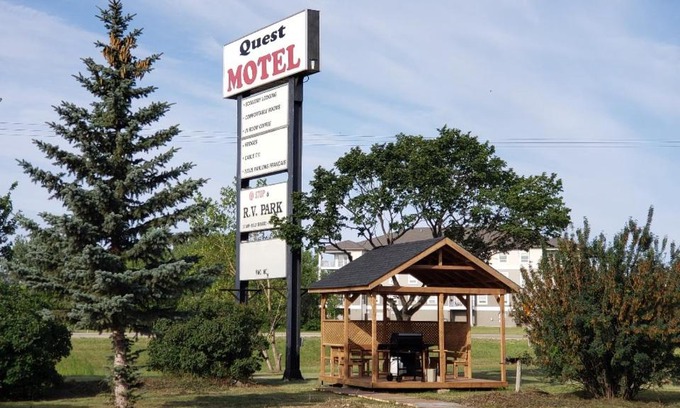 Whitewood Hotel | Quest Motel