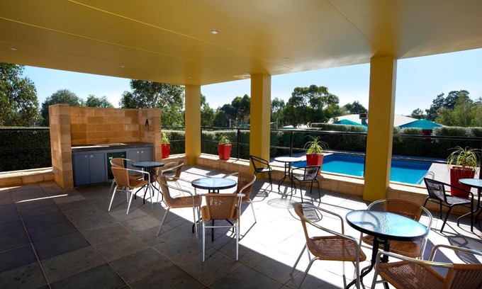 Narre Warren Hotel | Quest Narre Warren