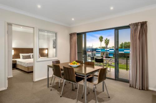 Singleton Apartment | Quest Singleton