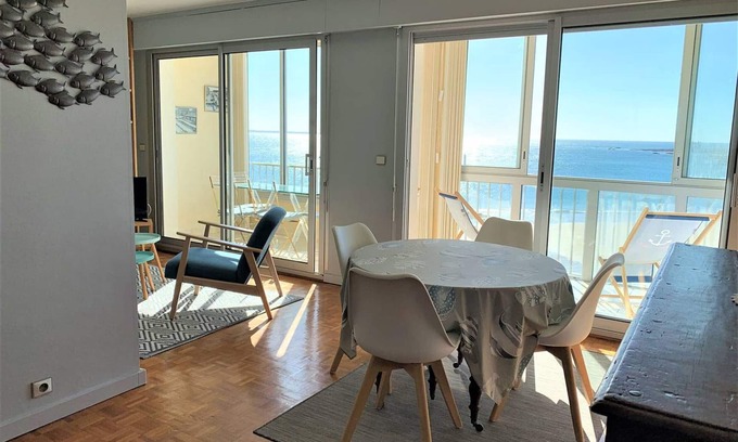 Quiberon Apartment | Quiberon - 1BR 50m² beachfront, parking, pets allowed