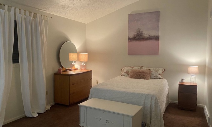 Aliquippa House | Quiet 2 BR with washer & dryer & back deck