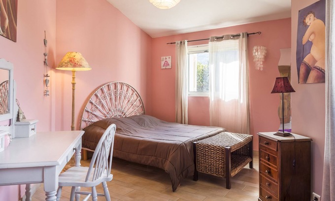 Viviers Villa | Quiet 220m2 property surrounded by greenery with private swimming pool