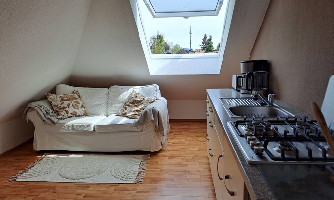 Falkensee Apartment | Quiet and centrally located apartment on the top floor of an old villa