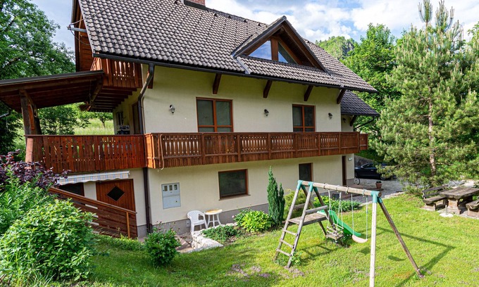 Bled Apartment | Quiet and Cosy Apartment with Terrace and Garden
