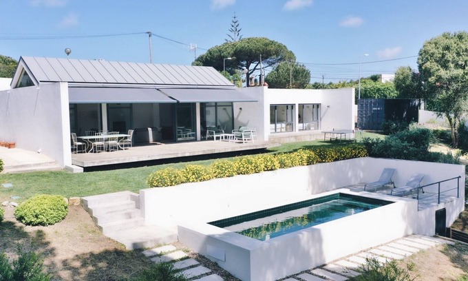 Galamares House | Quiet and cozy family retreat between Sintra village, the park and the beaches