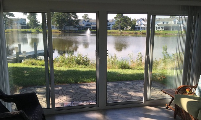 Selbyville House | Quiet and Relaxing End Unit Townhouse with Lakefront View