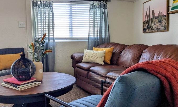 Elgin House | Quiet and Unique 2BR on Winery Row - The Elgin Project