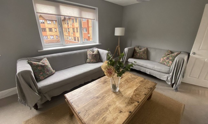Crystal Palace Apartment | Quiet apartment by Crystal Palace park and station