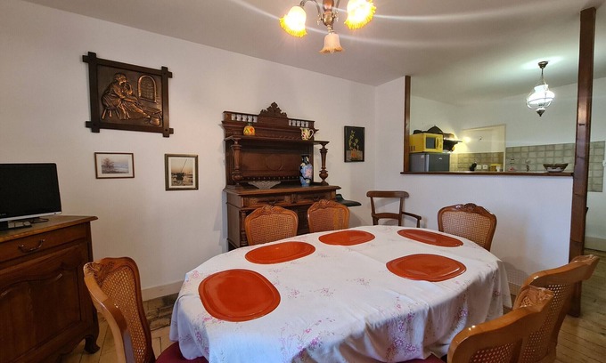 Saint-Gaultier Cottage | Quiet Apartment with Wifi in Brenne