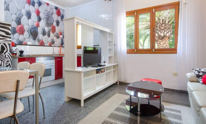 Arrecife Apartment | Quiet Apartment in Central Location with Wi-Fi; Pets Allowed