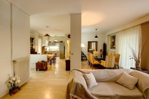 Voula Apartment | Quiet apartment with a garden