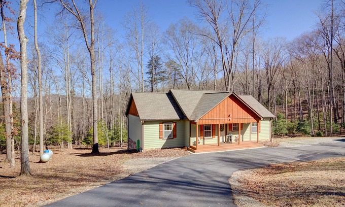 Blairsville House | Quiet Cabin Mountain Retreat UC STR #021754
