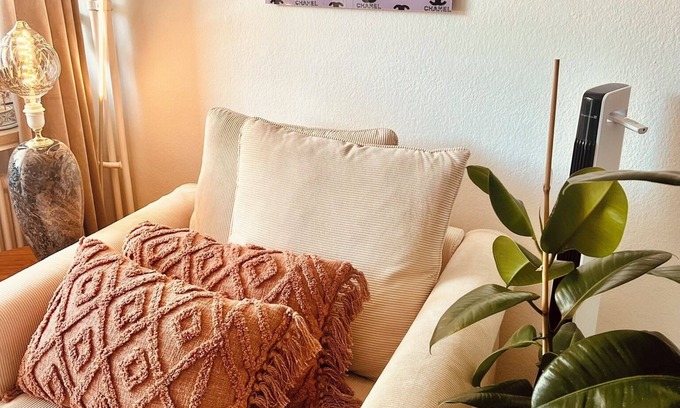 Sudweststadt Apartment | Quiet city retreat in the southwestern part – stylish, central, and comfortable