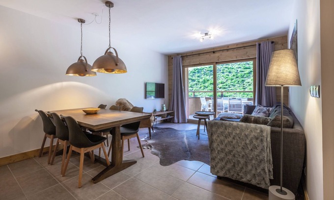 Les Avanchers-Valmorel Apartment | Quiet, close to center - Ski-In/Out , Parking, Linen . Cleaning paid separately.