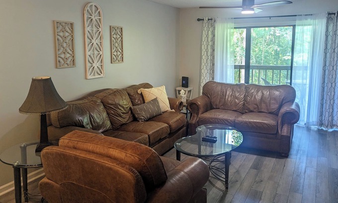 Columbia Condo | Quiet Corner Unit with Deck Overlooking the Saluda River