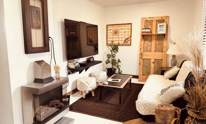 Delhi Cottage | Quiet Cottage Near Turkey Point and Port Dover